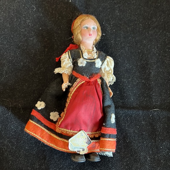 Vintage collectible dolls - Picture 2 of 11